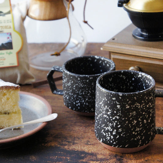 CHIPS mug. -SPLASH- BLACK-WHITE